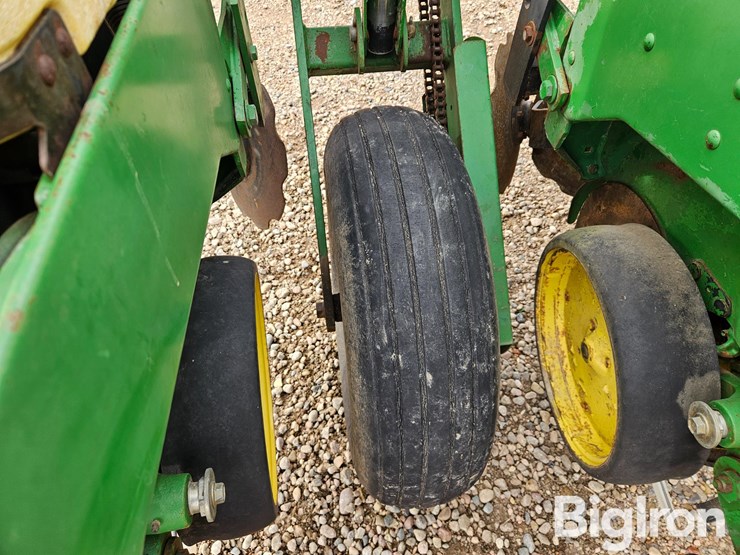 john-deere-7200-image-9