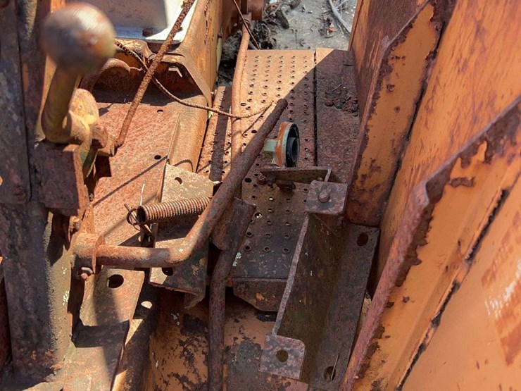 minneapolis-moline-orchard-transmission-and-rear-end-image-14