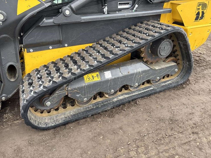 2024-new-holland-c337-image-8