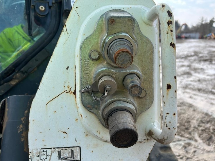 2019-bobcat-t595-image-11
