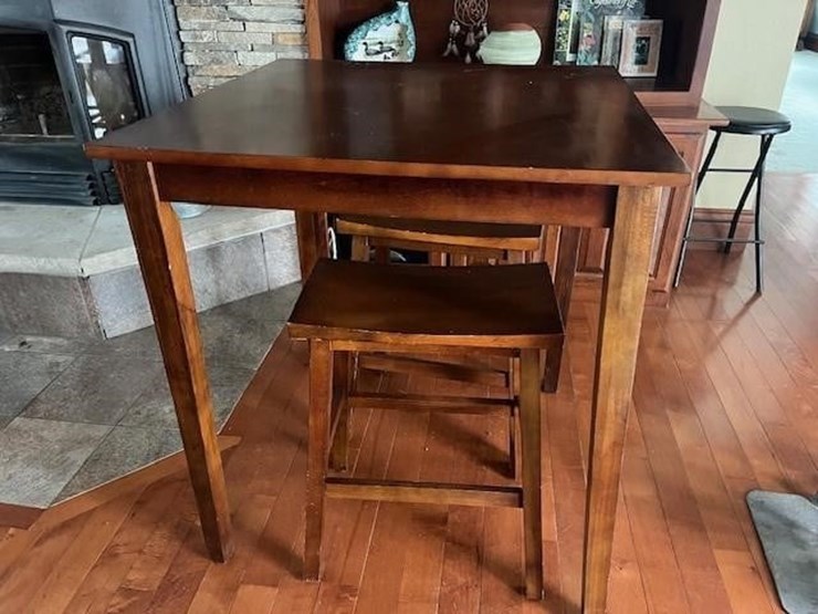 dining-table-&-stools-image-1