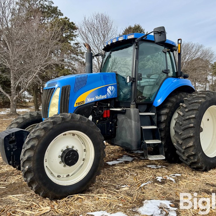 NEW HOLLAND T8020