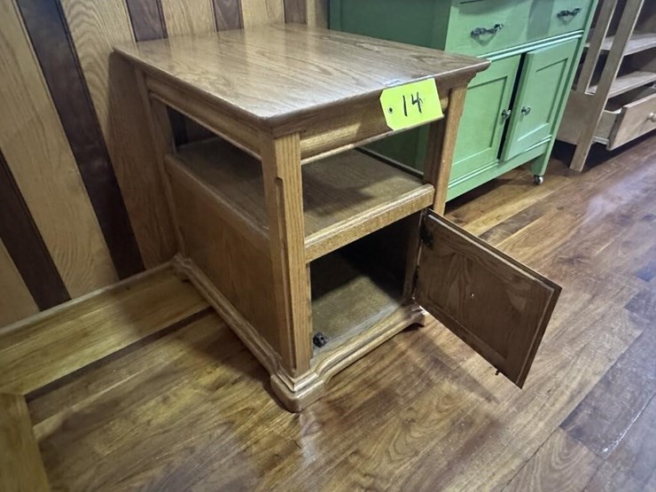 wooden-end-table-image-3