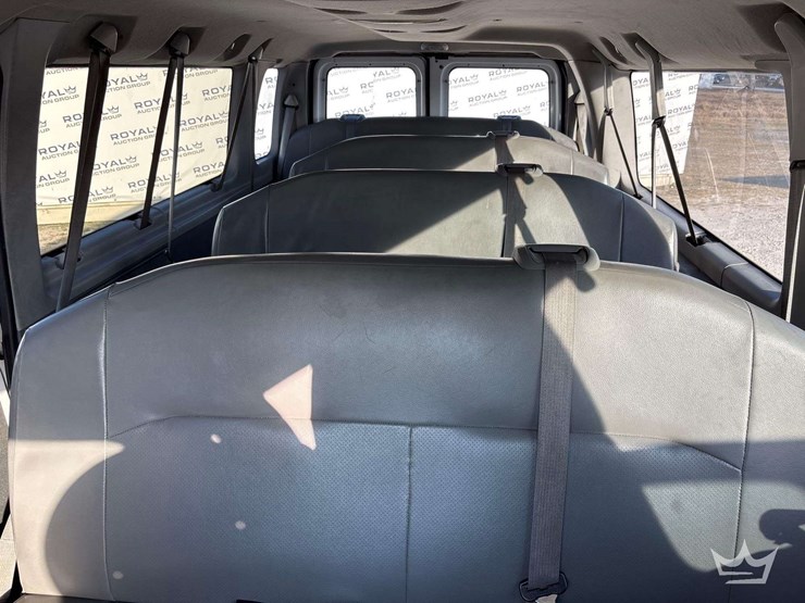 2011-ford-e350-image-7