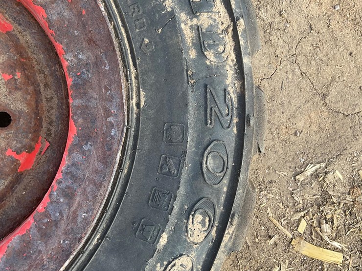 skid-steer-tire-&-rim-image-11