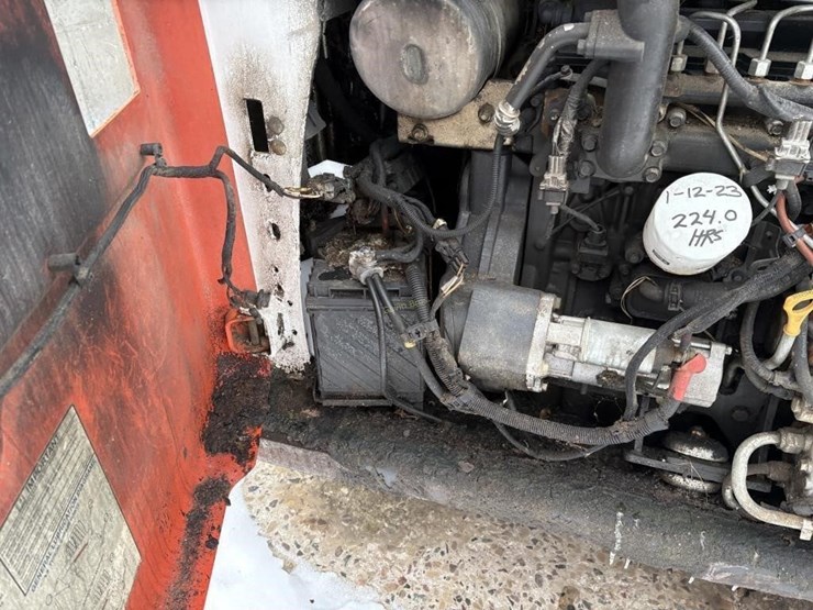 2015-bobcat-s590-image-8