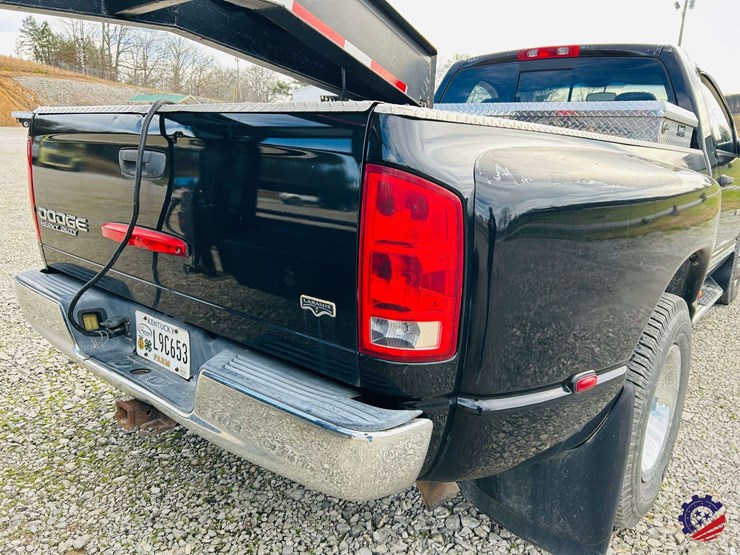 2004-dodge-ram-3500-image-5