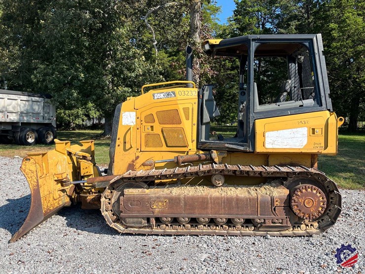 2017-caterpillar-d5k2-xl-image-24