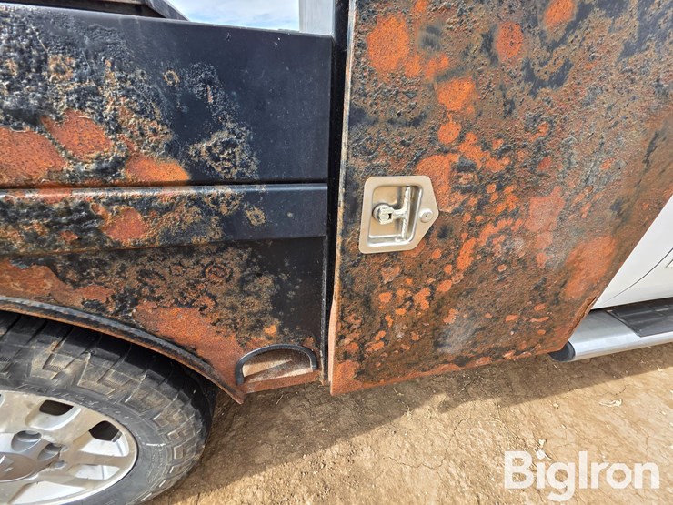 2013-chevrolet-silverado-2500-image-9