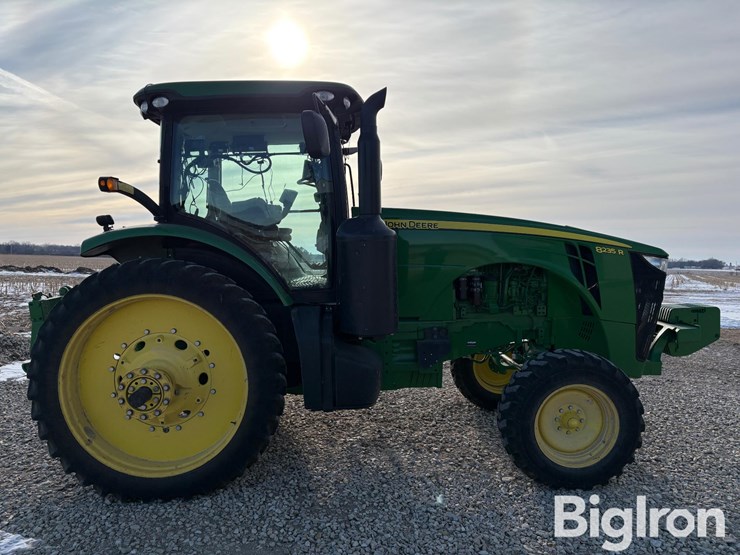 2012-john-deere-8235r-image-4