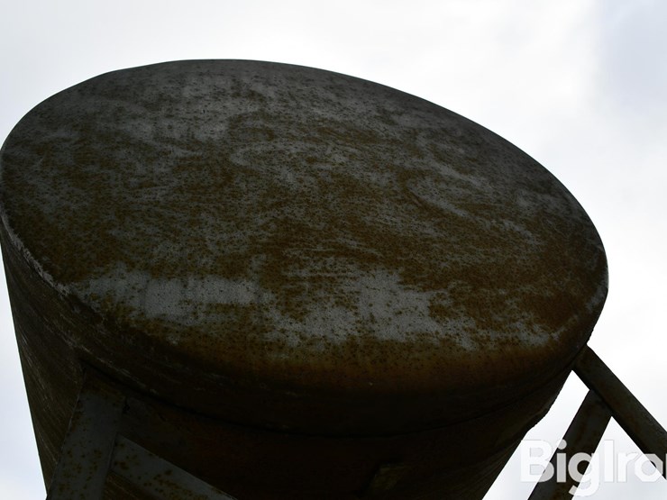 250-gallon-fuel-tank-on-stand-image-13