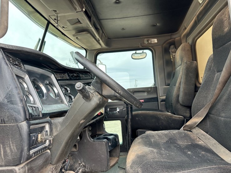 2009-kenworth-t800-image-7