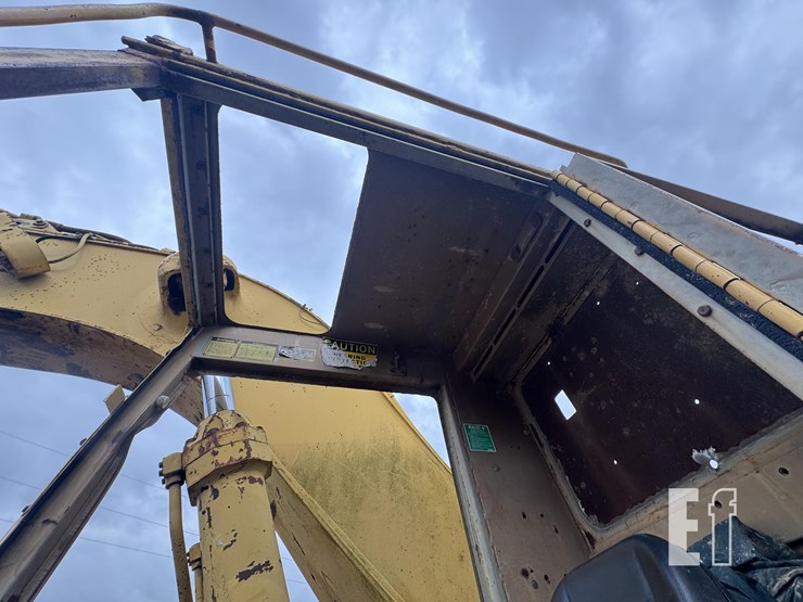 caterpillar-235b-image-21