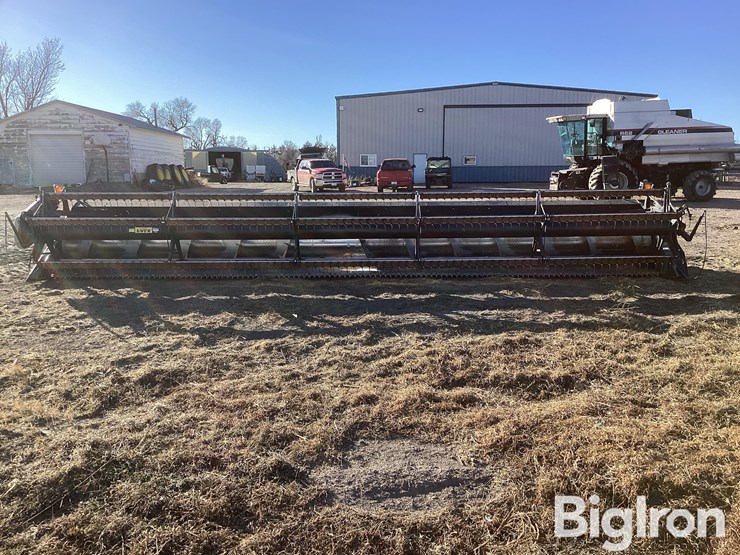 1983-gleaner-730-image-2