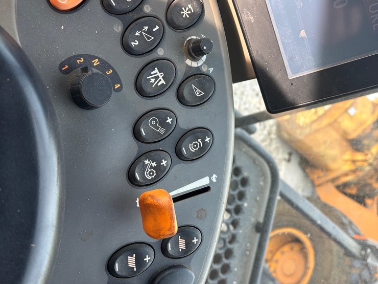 2003-case-ih-afx8010-combine-image-24