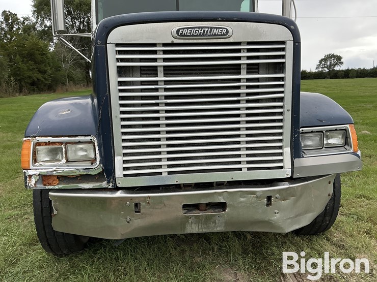 2000-freightliner-fld120-image-18