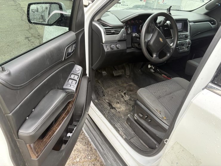 2015-chevrolet-tahoe-image-19