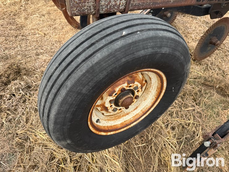 landoll-7-shank-chisel-plow-image-20