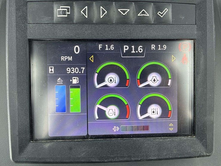 2023-deere-700l-image-30