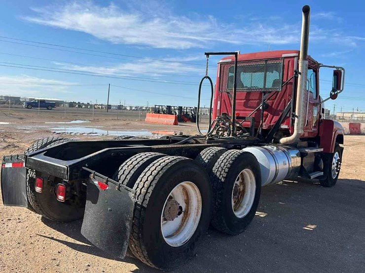 2012-mack-chu-(pinnacle)-image-4