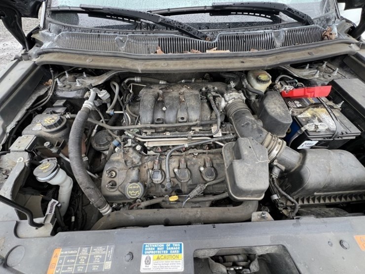 2015-ford-explorer-image-13