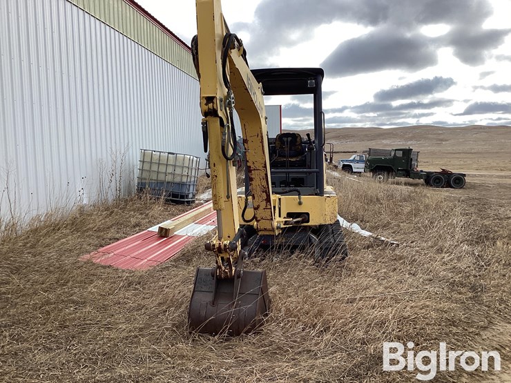 new-holland-ec35-image-2