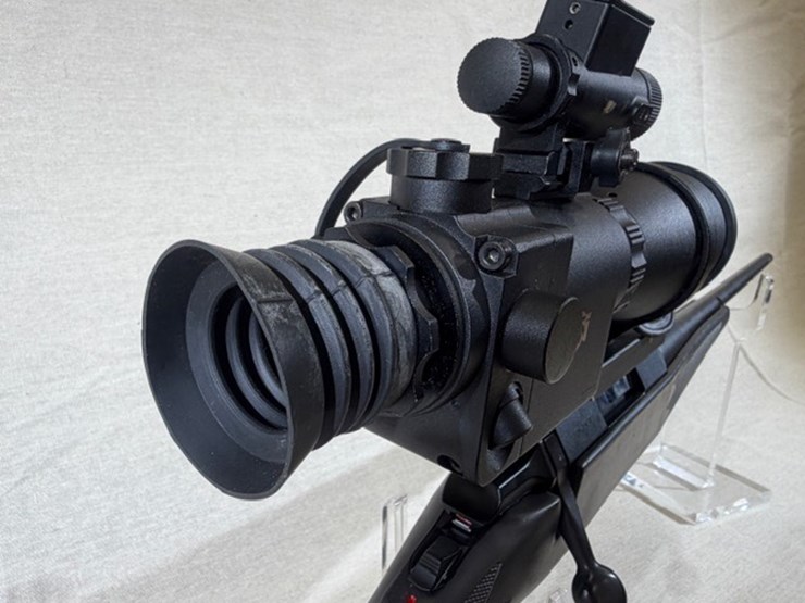 #215-•-browning-a-bolt-rifle-image-31