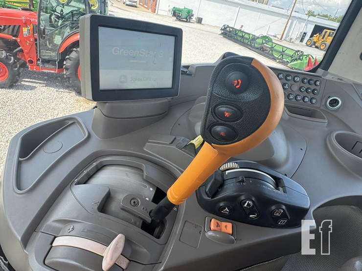 2012-john-deere-7215r-image-22