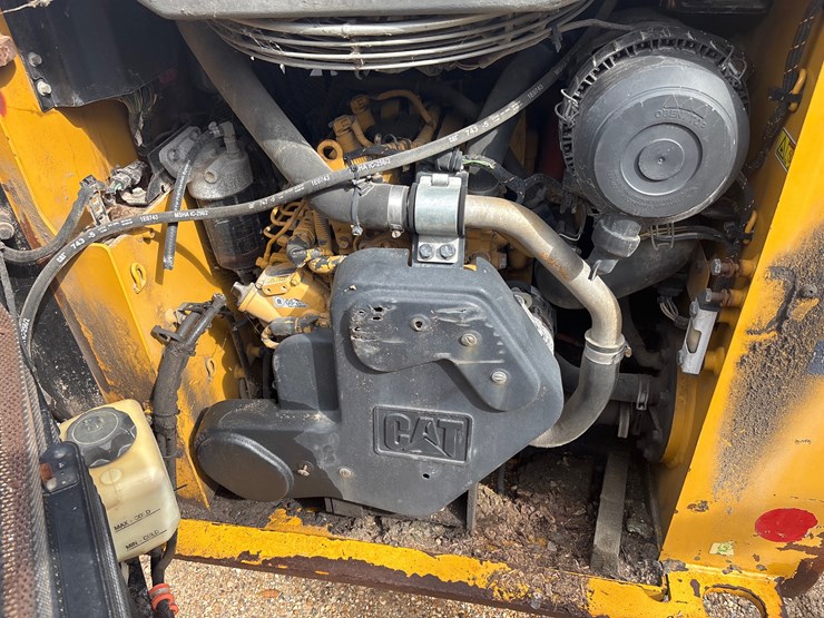 caterpillar-226d-image-5