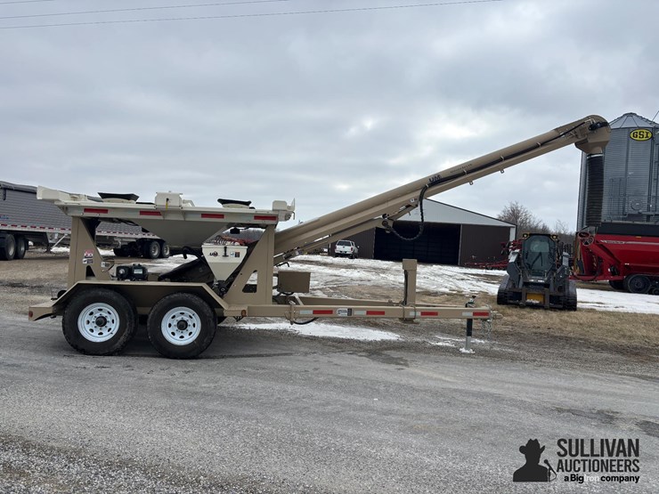 2023-unverferth-410xl-4-box-seed-tender-image-4