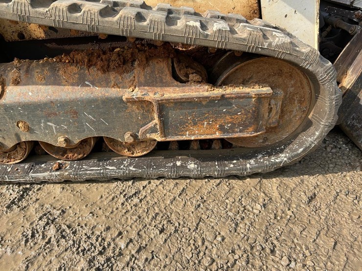 2019-bobcat-t595-image-14