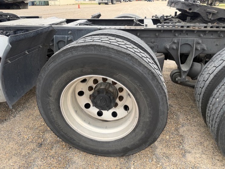 2016-international-prostar-image-13