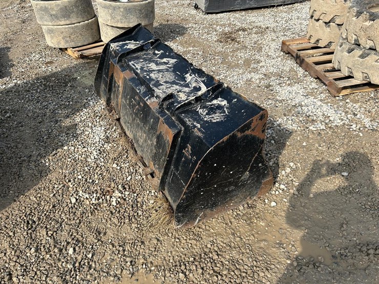 66”-skid-steer-bucket-image-3