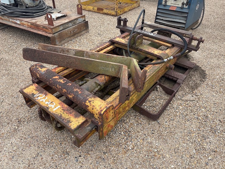 #3553-•-3-point-hitch-forks-image-1