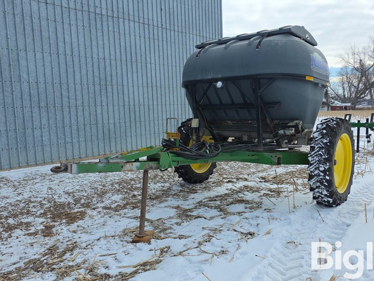 montag-dry-fertlizer-cart-image-1