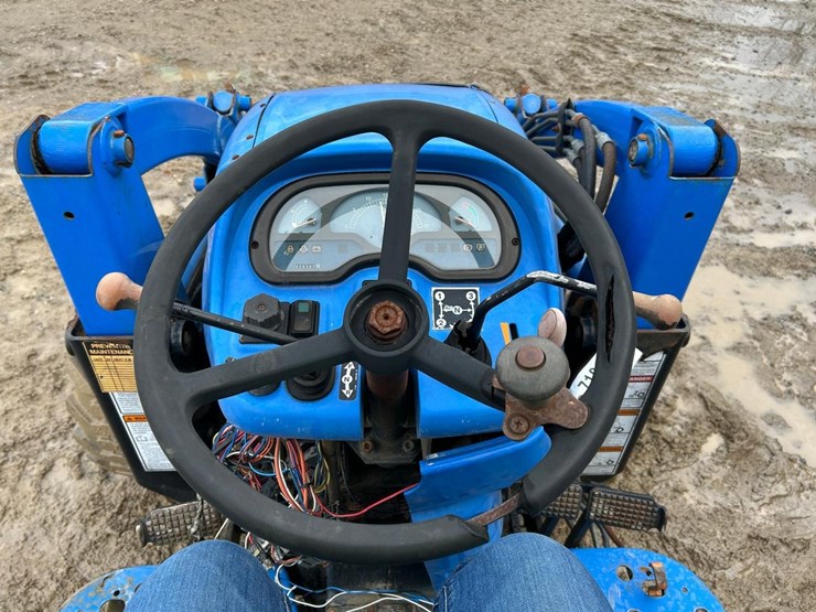 new-holland-tc35-image-24