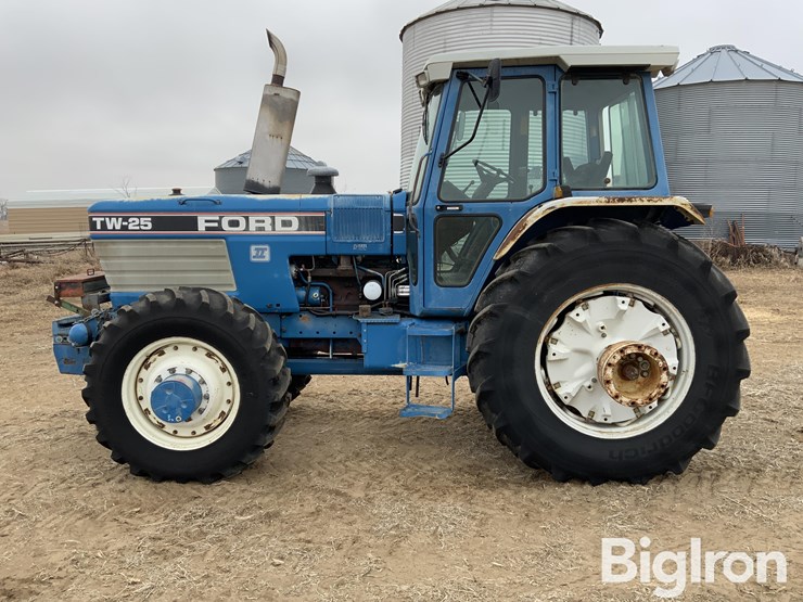 ford-tractor-image-8