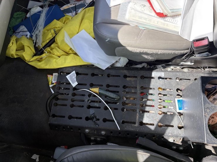 2009-chevrolet-2500-image-15