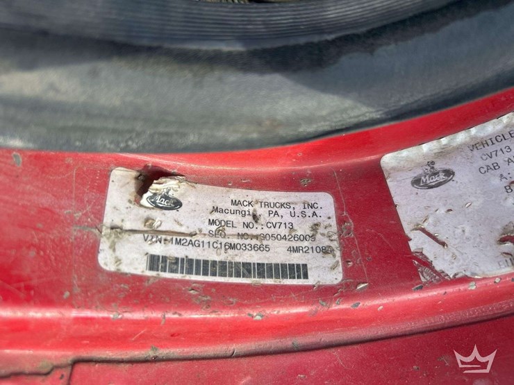 2006-mack-cv713-granite-tri-axle-dump-truck-image-5