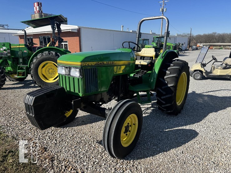 1992-john-deere-5200-image-1