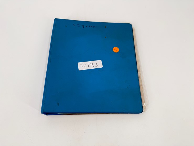 #32243-•-vintage-paper-currency-in-blue-binder-image-21