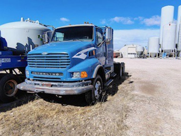 2007-sterling-lt9500-image-1