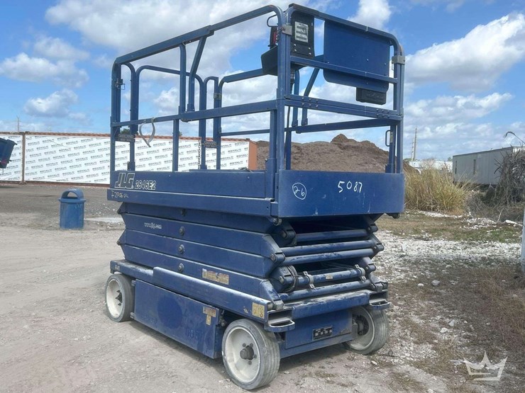 2005-jlg-2646e2-image-4