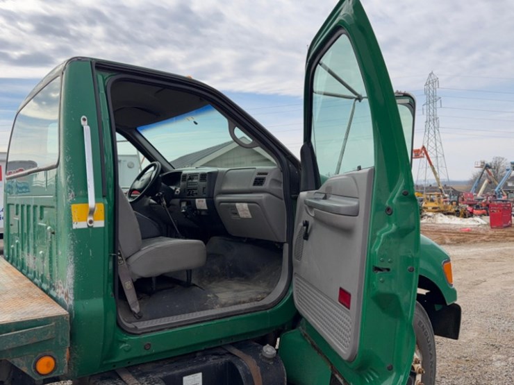 2000-ford-f650-image-16