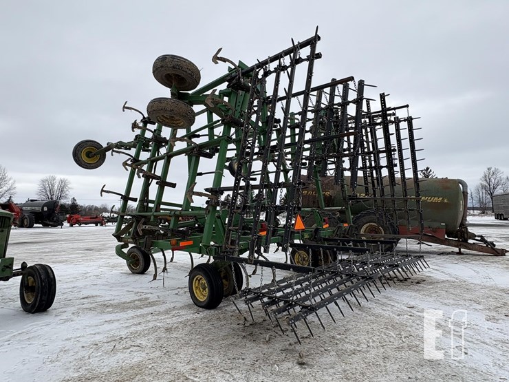 john-deere-2210-image-11