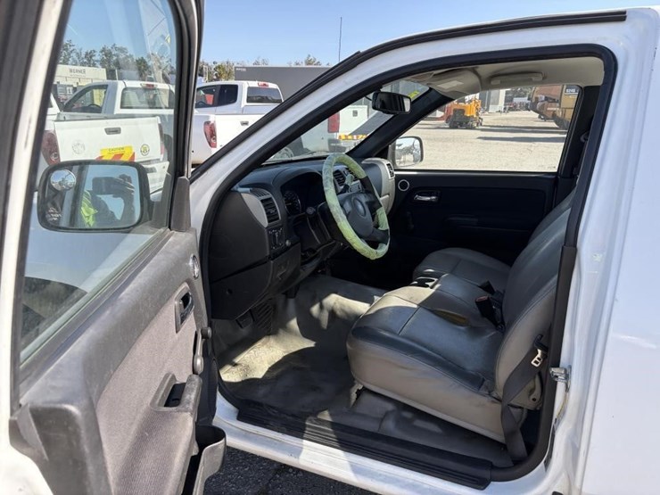 2011-chevrolet-colorado-image-15