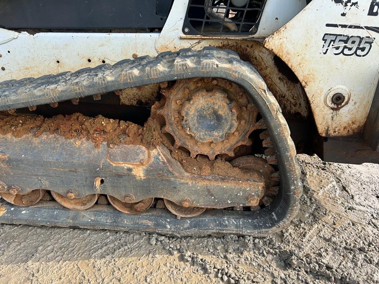 2019-bobcat-t595-image-18