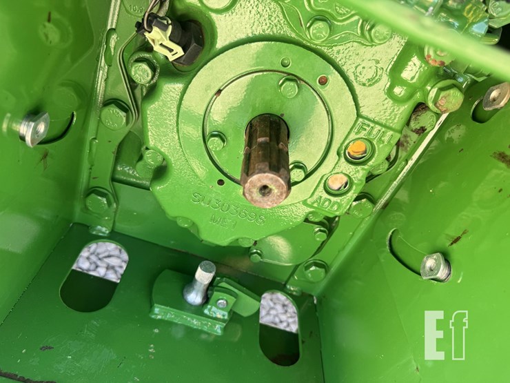 2022-john-deere-5065e-image-12