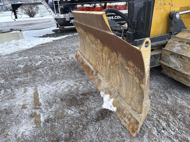 2023-deere-700l-image-8