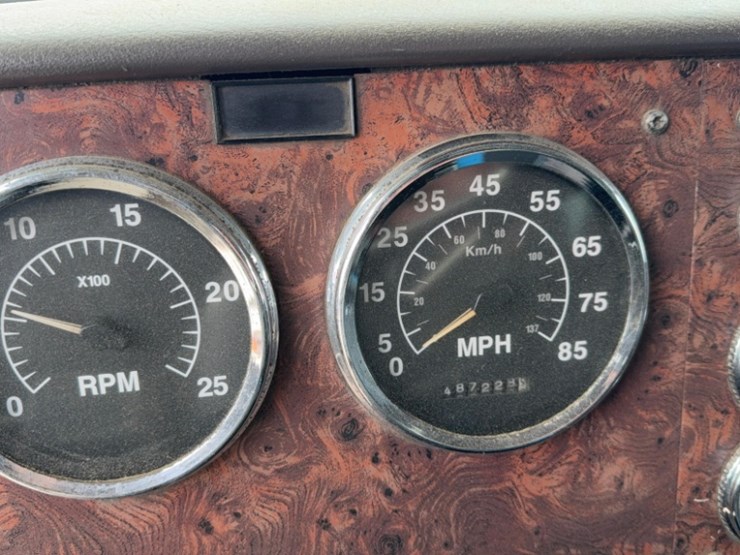 1998-international-9300-image-9